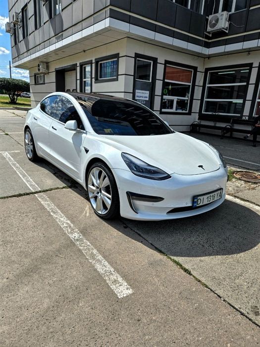 Tesla model 3 LR DM Performance