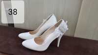 Туфлі білі весільні