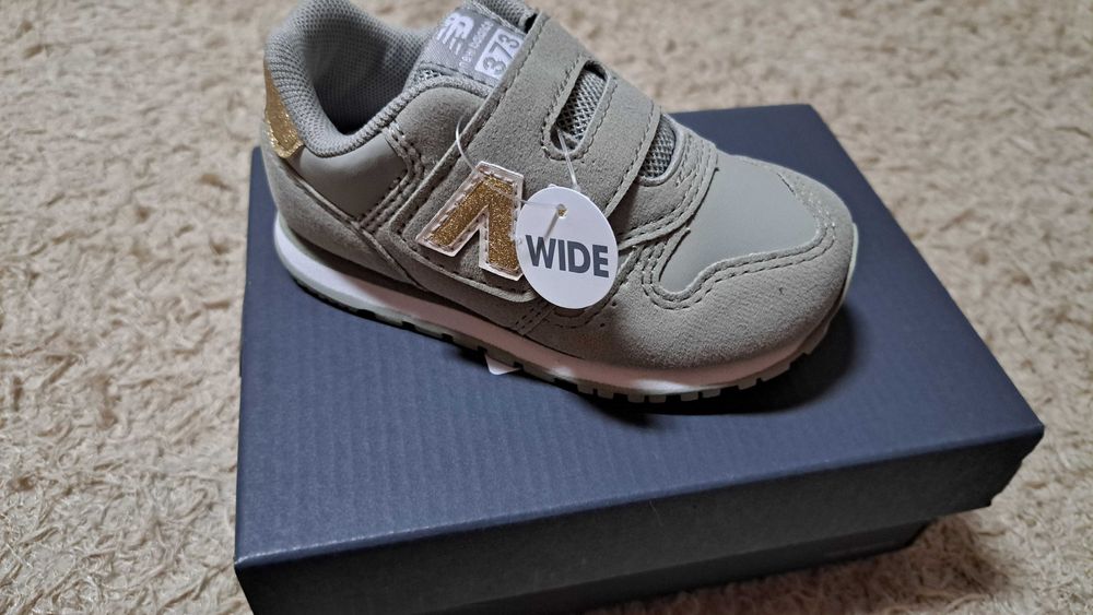 New Balance 373 COM ETIQUETA Crianca tamanho 22.5