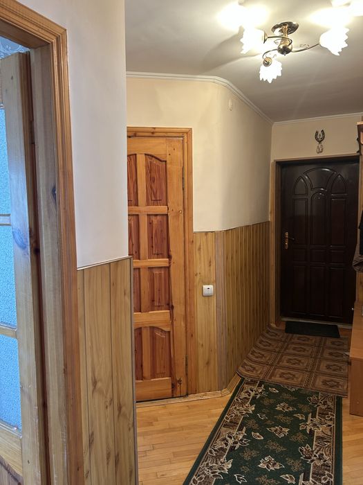 Продаж 3-кімнатної квартири в самому центрі Перемишлян