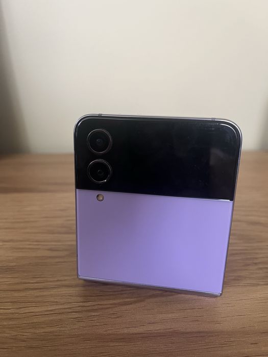Продам Samsung Galaxy Flip 4 Bora Purple 8/256GB БУ