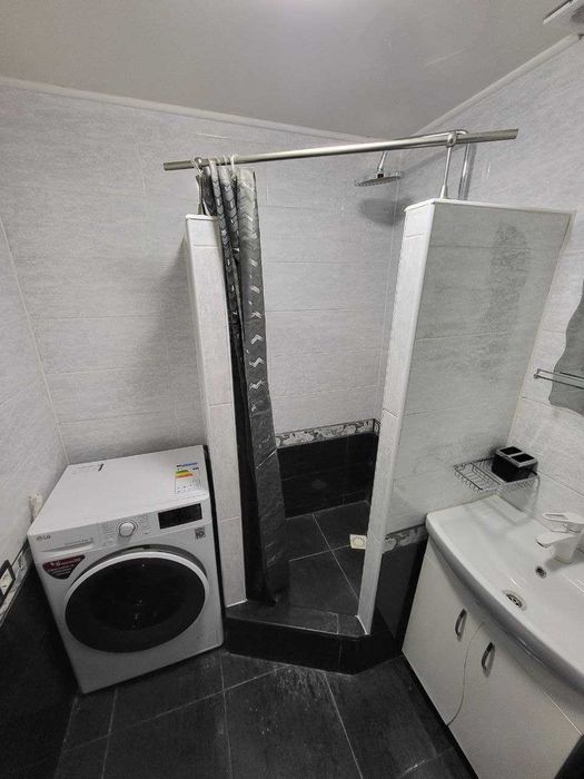 Здам 2к квартиру довгостроково на Харківській