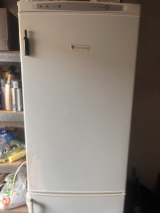 Продам холодильник