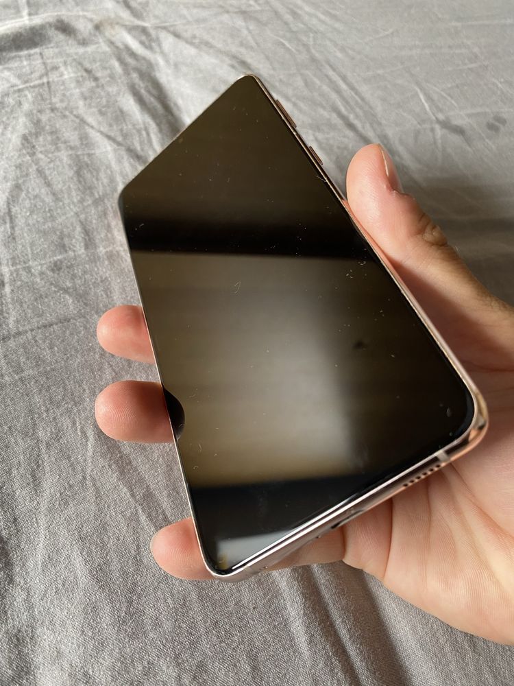 Samsung Galaxy s21 plus 5g plus sluchawki i etui