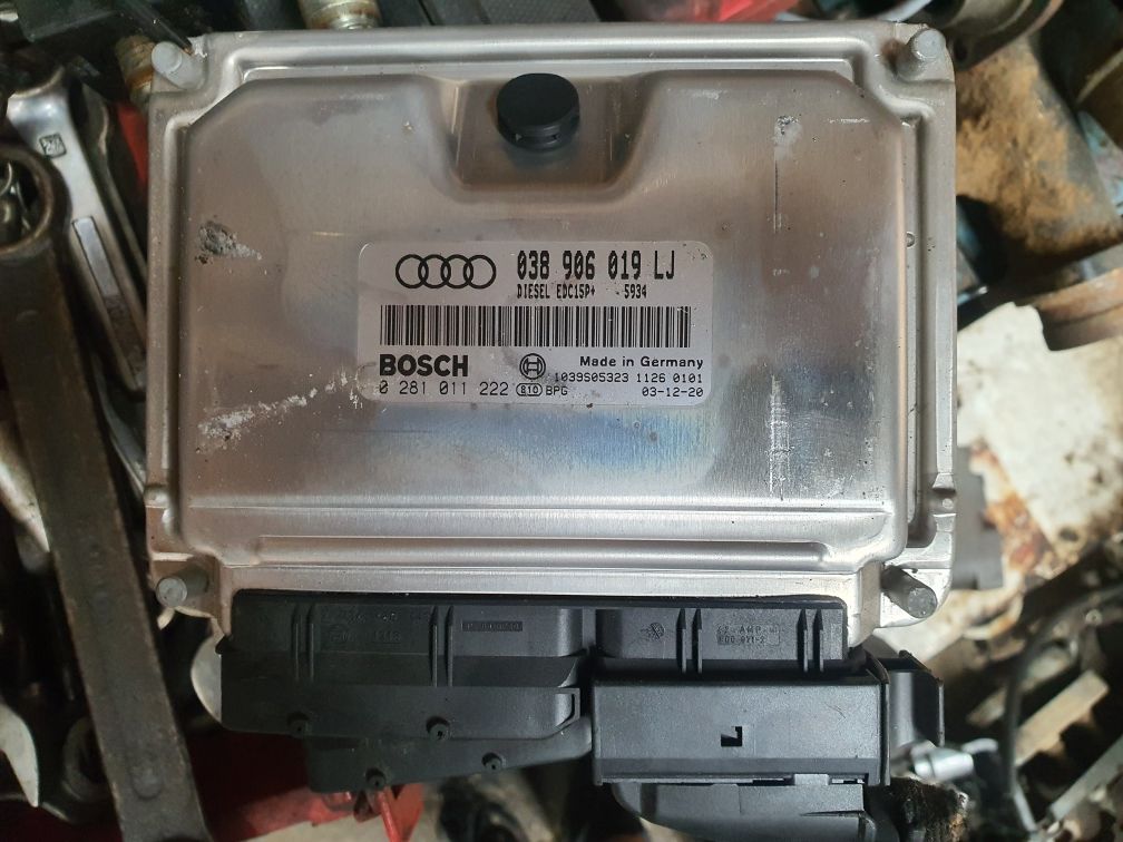 Sterownik komputer silnika Audi a4 b6 VW PASSAT B5 1.9 TDi 130 avf