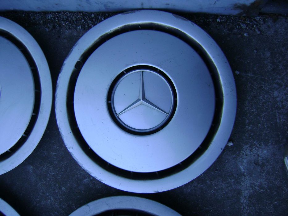 Kołpaki oryginalne 15 mercedes  bardzo ładne w 124