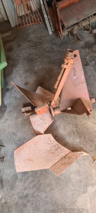 Alfaias agrícolas para trator pequeno