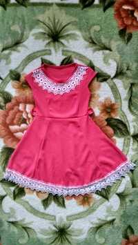 Красива сукня з мереживним коміром для дівчинки 3-4 роки
