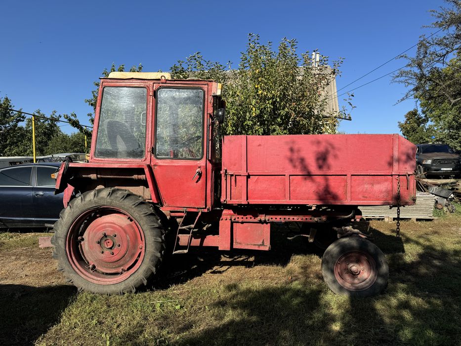 Продам трактор т16