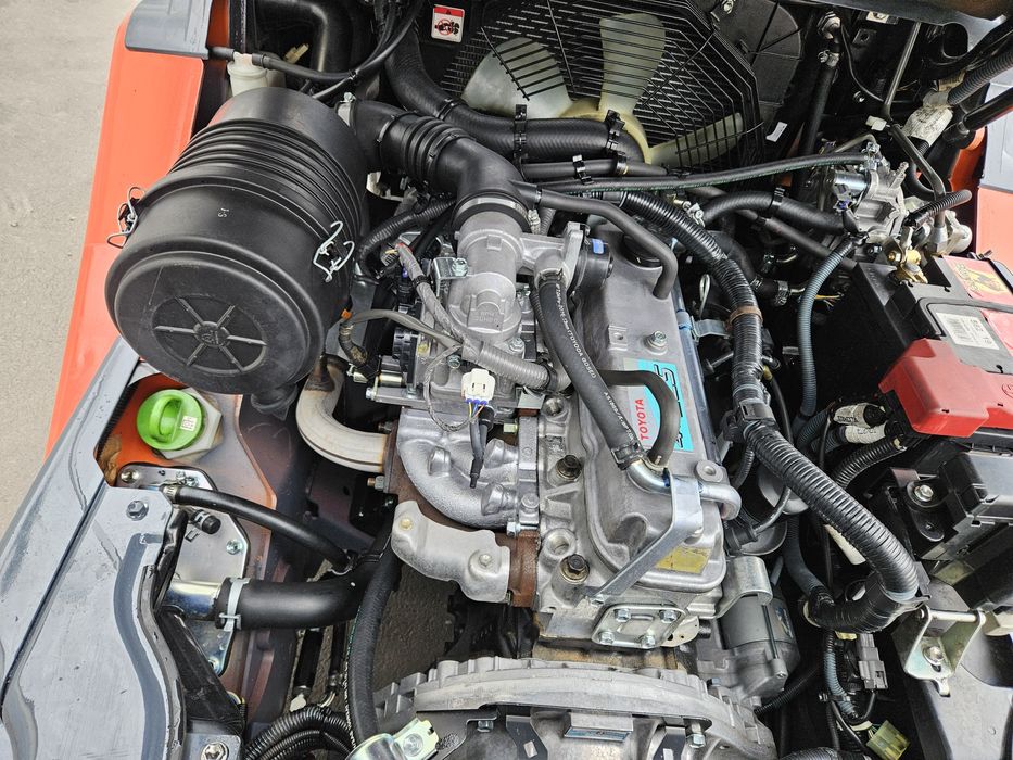 Навантажувач Toyota 2,5 т газ. Вилочный погрузчик Тойота газ 2,5 т