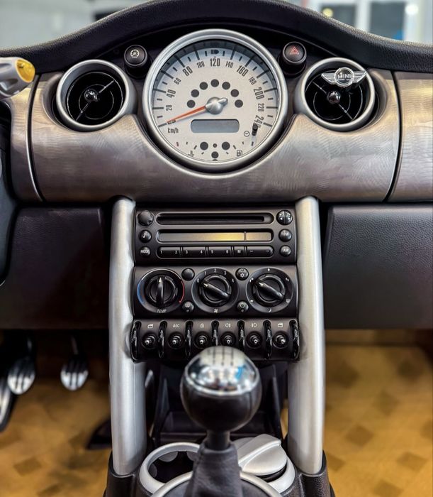 Mini Cooper S JCW de Fábrica Nacional com 51.700 Km’s