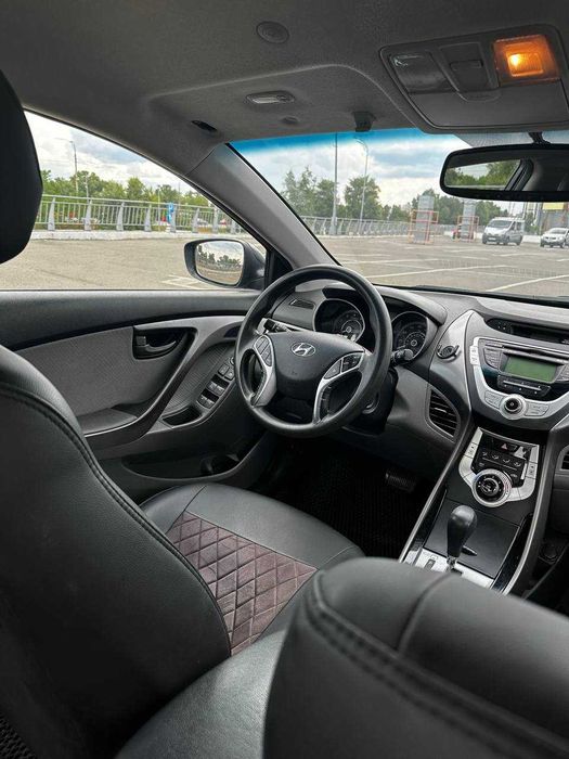 Hyundai Elantra 2011