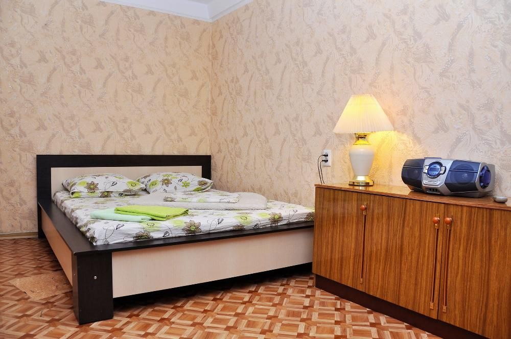 Здам подобово кв-ра, 1-к.  4 хв.  метро М. Дніпра, Оболонський пр-т 31