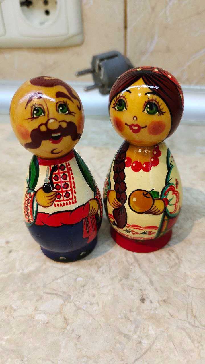 Сувенір з дерева фігурка Казак і Козачка