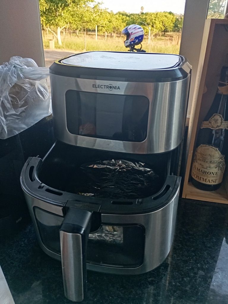 Vendo air fryer usada