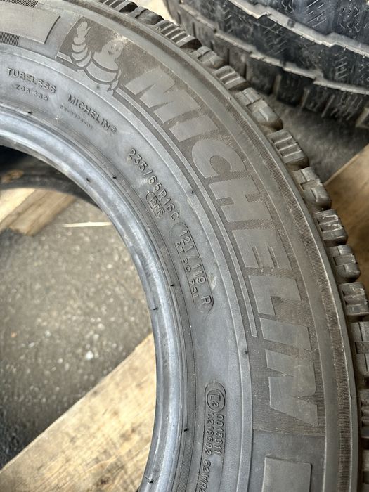 Шини 235 65 16 121/119R Michelin Agilis Alpin пара