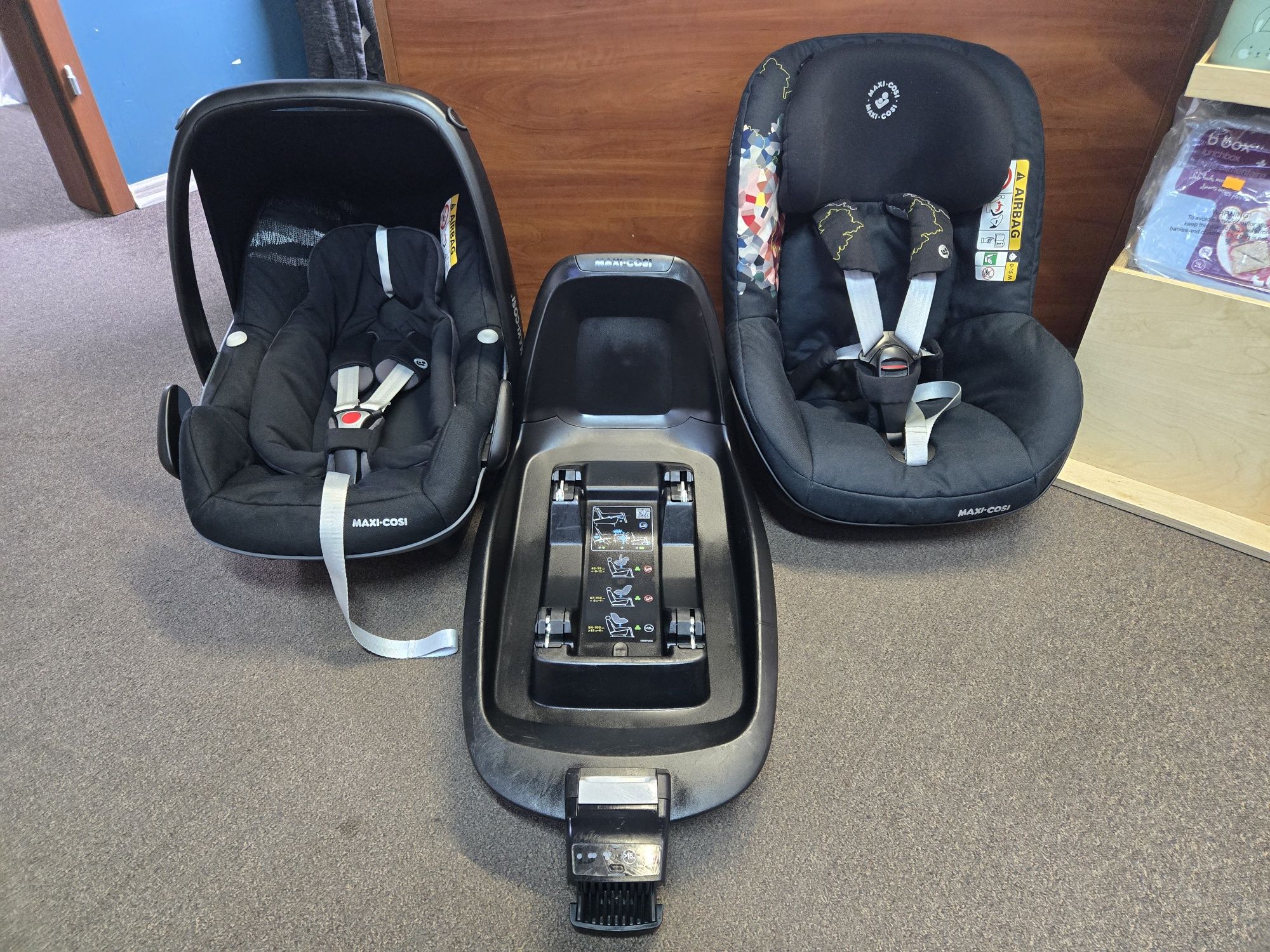 Maxi Cosi zestaw 3 elementy Fotelik Pebble Plus +baza 2wayfix +Pearl