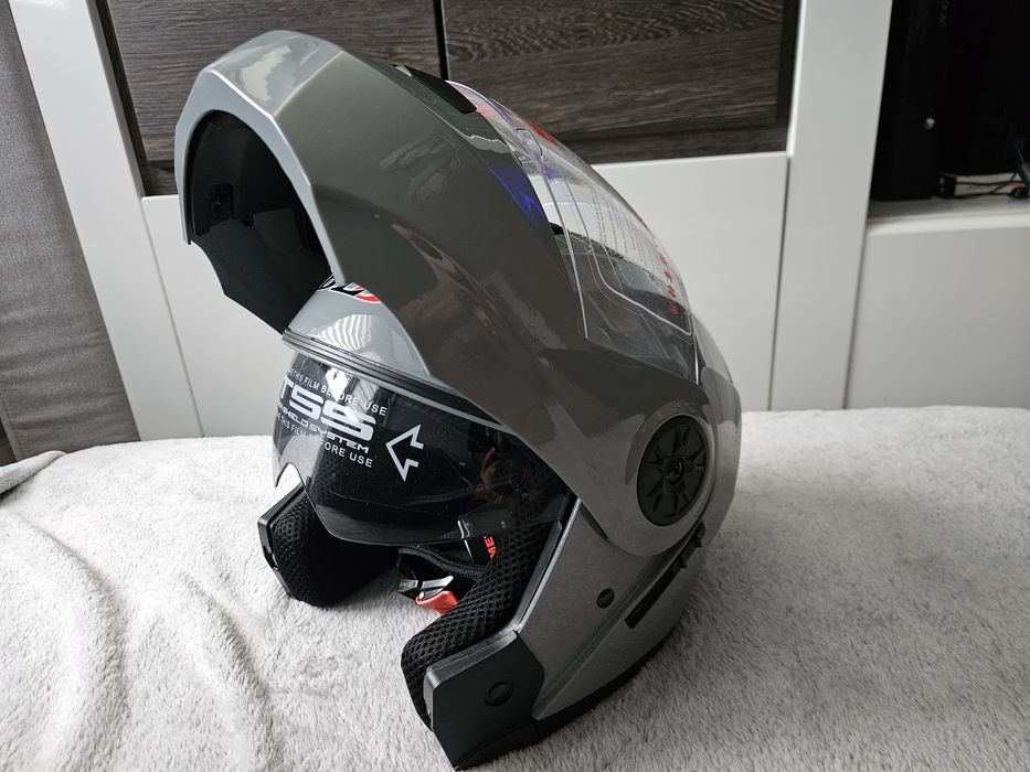 Kask motocyk skuter roz XL obw głowa 62cm okulary