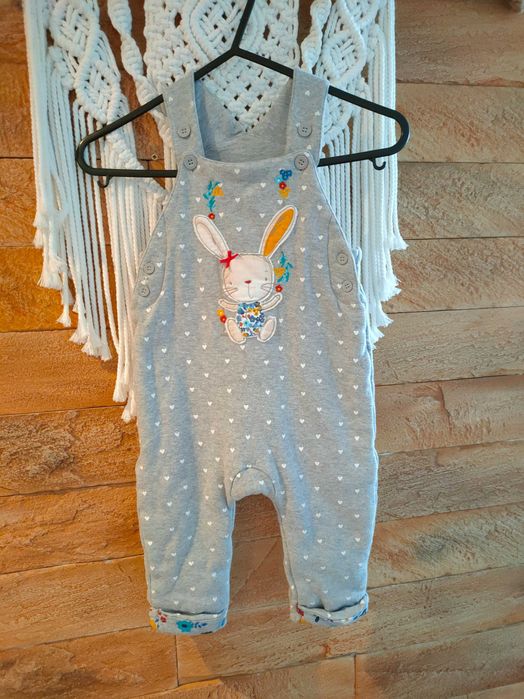 Ciepłe ogrodniczki z królikiem