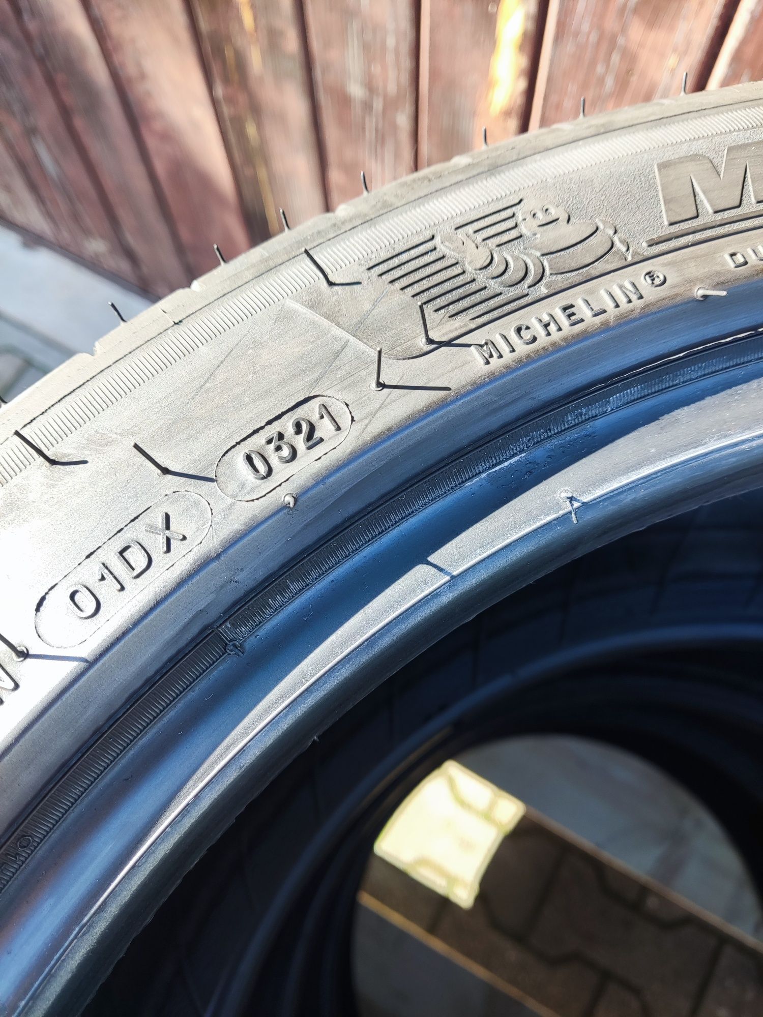 Michelin 235/45 ZR 19 - jak nowe