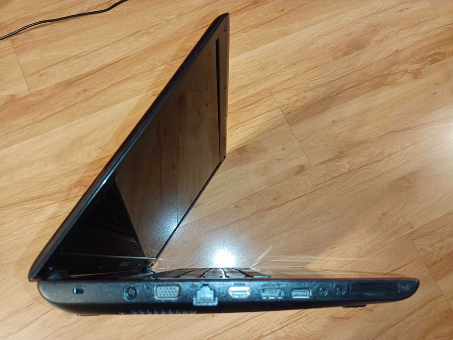 Śliczny Samsung R780 - cpu-i5 / Nvidia GT330m / ssd-240gb / ram-8gb