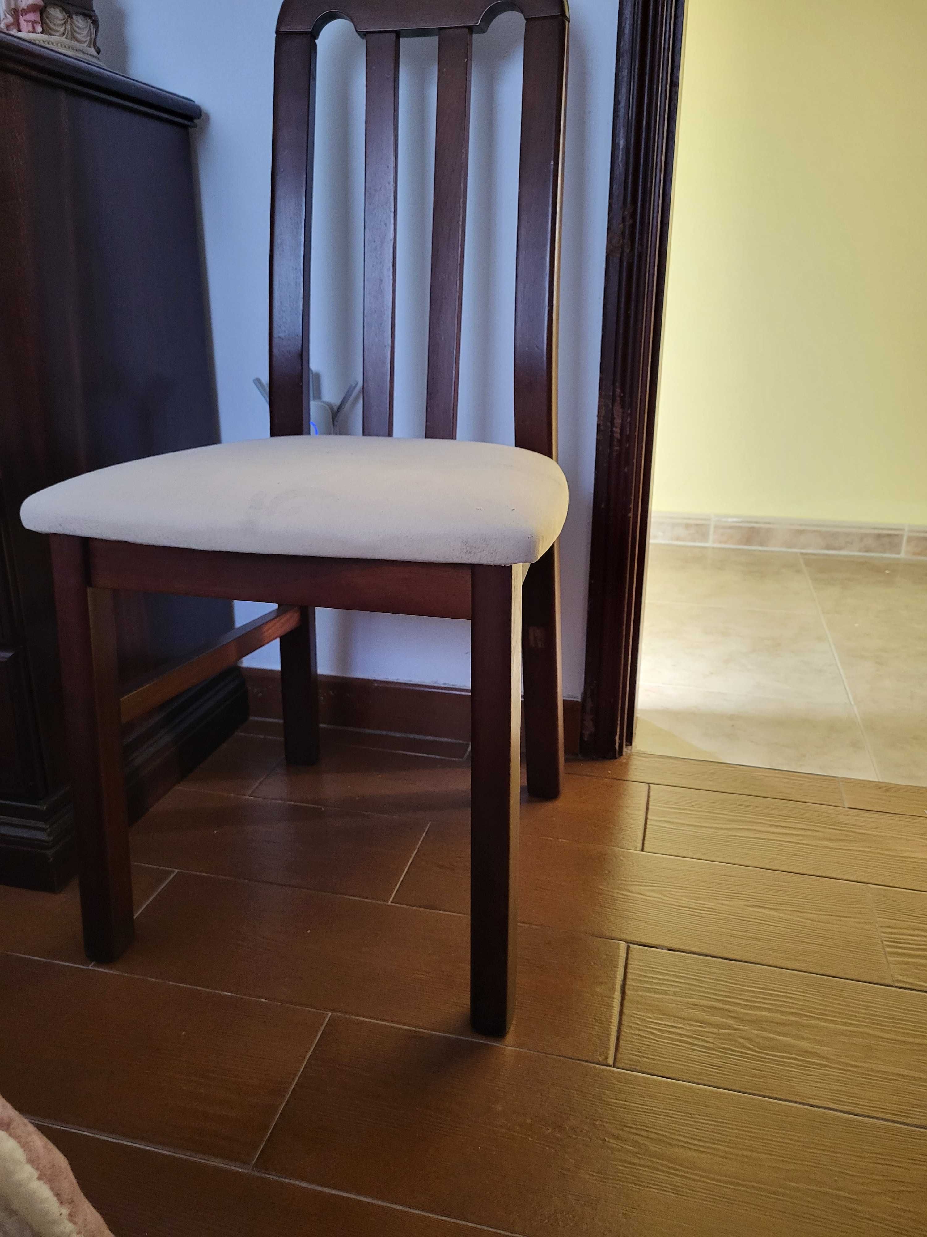 Mobília de quarto de  casal em mogno.
