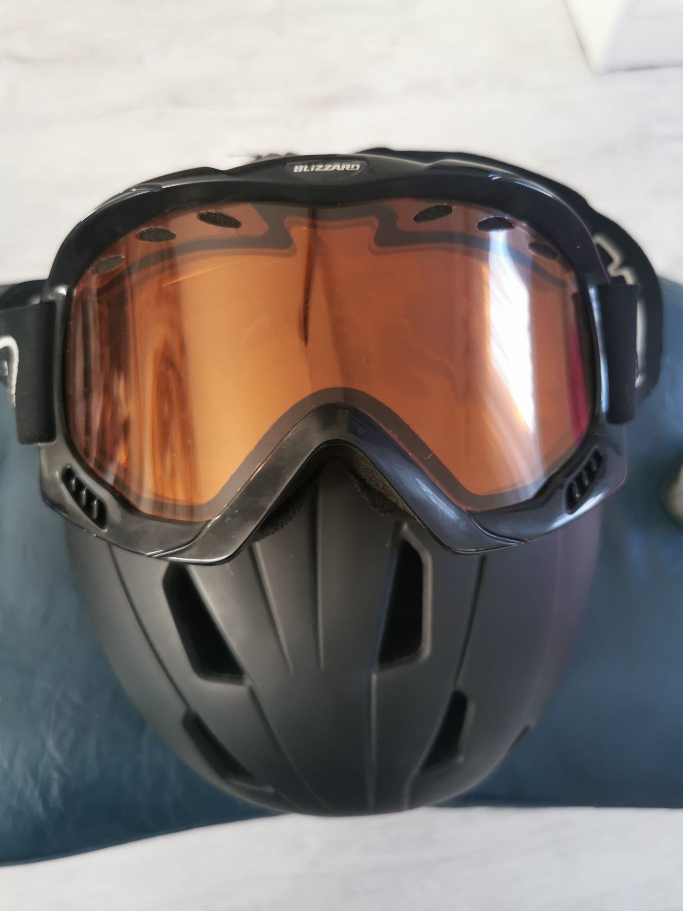 Kask narciarski marki JOINCO + gogle narciarskie marki blizzard