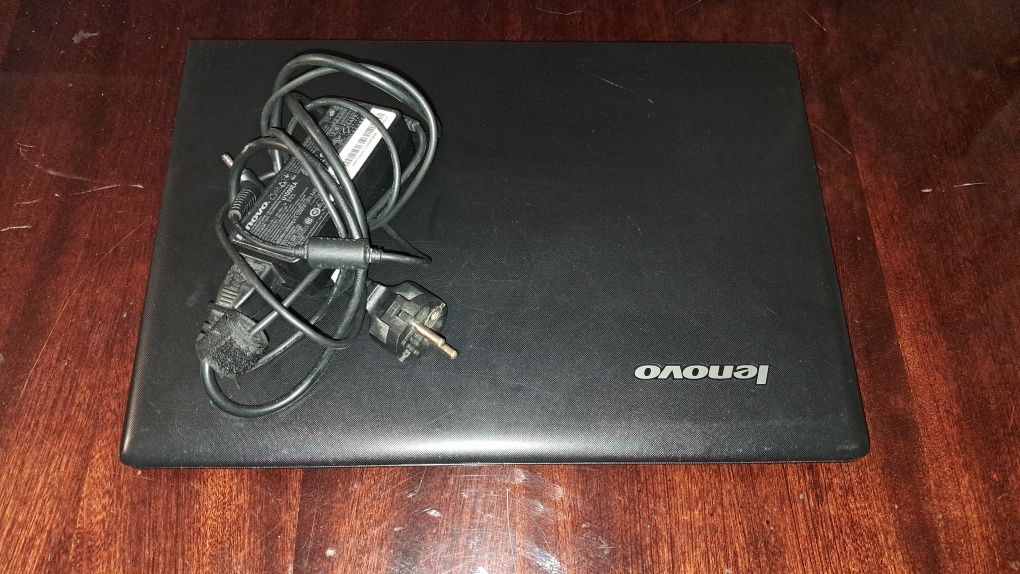Lenovo100-15IBD Intel i3 nVidia 920m