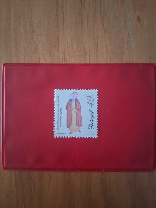 Selo postal novo "A mulher do capote" edição 1997