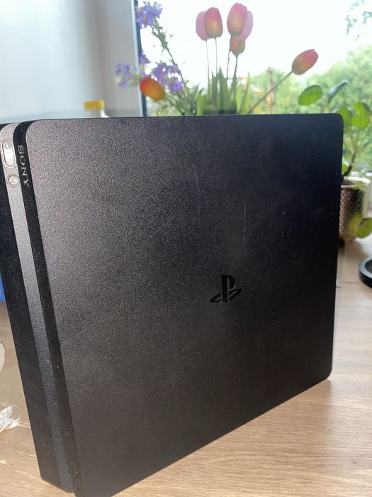 PS4 Slim 500GB + pad | Stan bardzo dobry | Bez pudełka