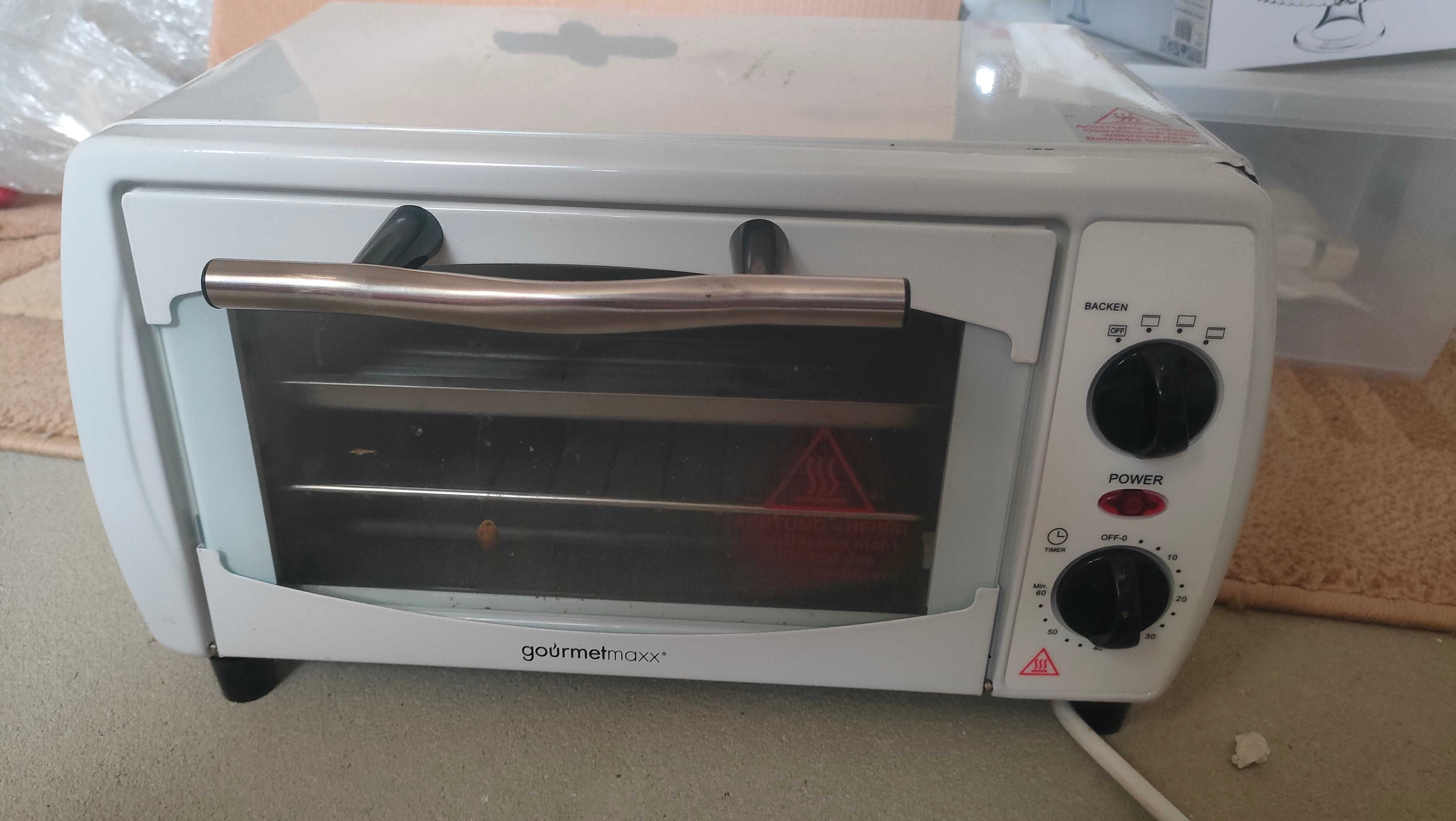 Pieakrnik elektryczny 1000w 9 litrow
