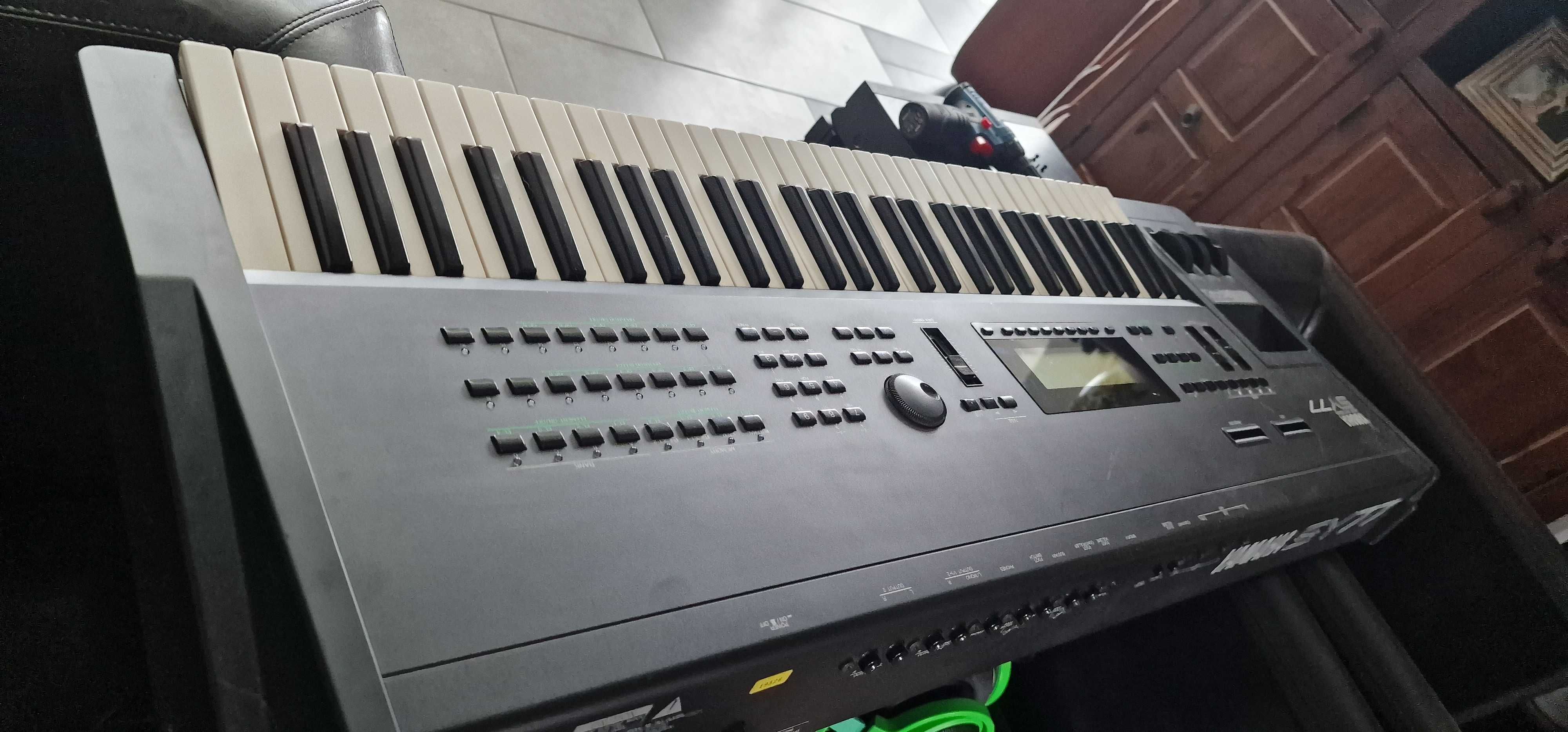 Yamaha SY 77  syntezator jak DX 7 DX7