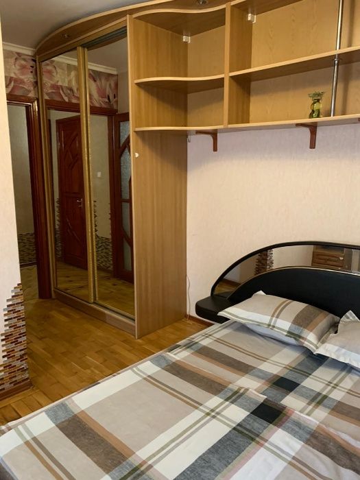 Сдам 3-ком Квартиру Посуточно в Одессе по пр. Добровольского 159