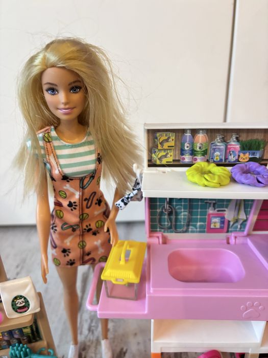 Lalka Barbie zestaw Salon dla zwierząt piesek+ kotek i akcesoria GRG90