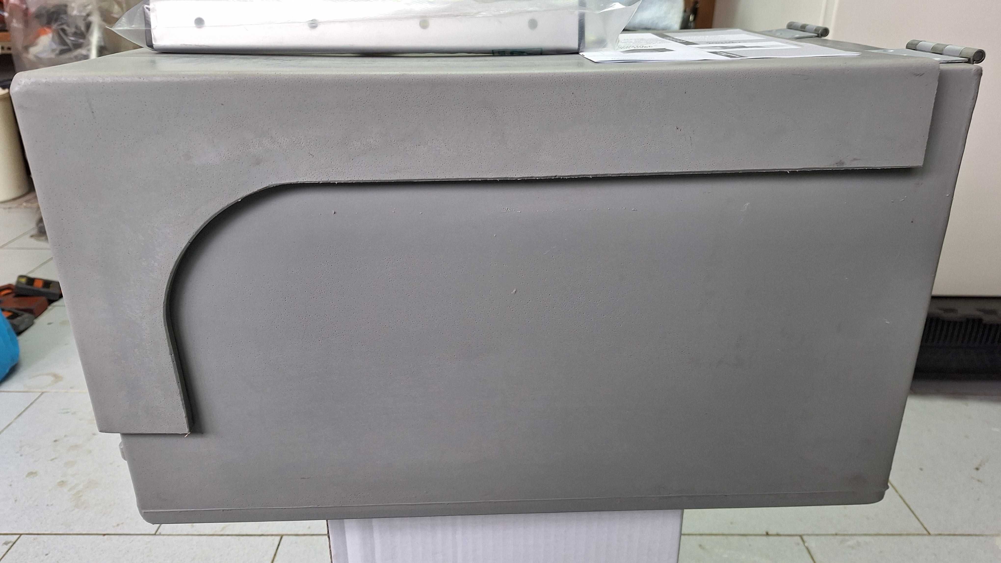 caixa  para instalação de segunda cassete de wc sob a autocaravana