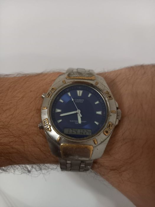 Stary duży zegarek Casio