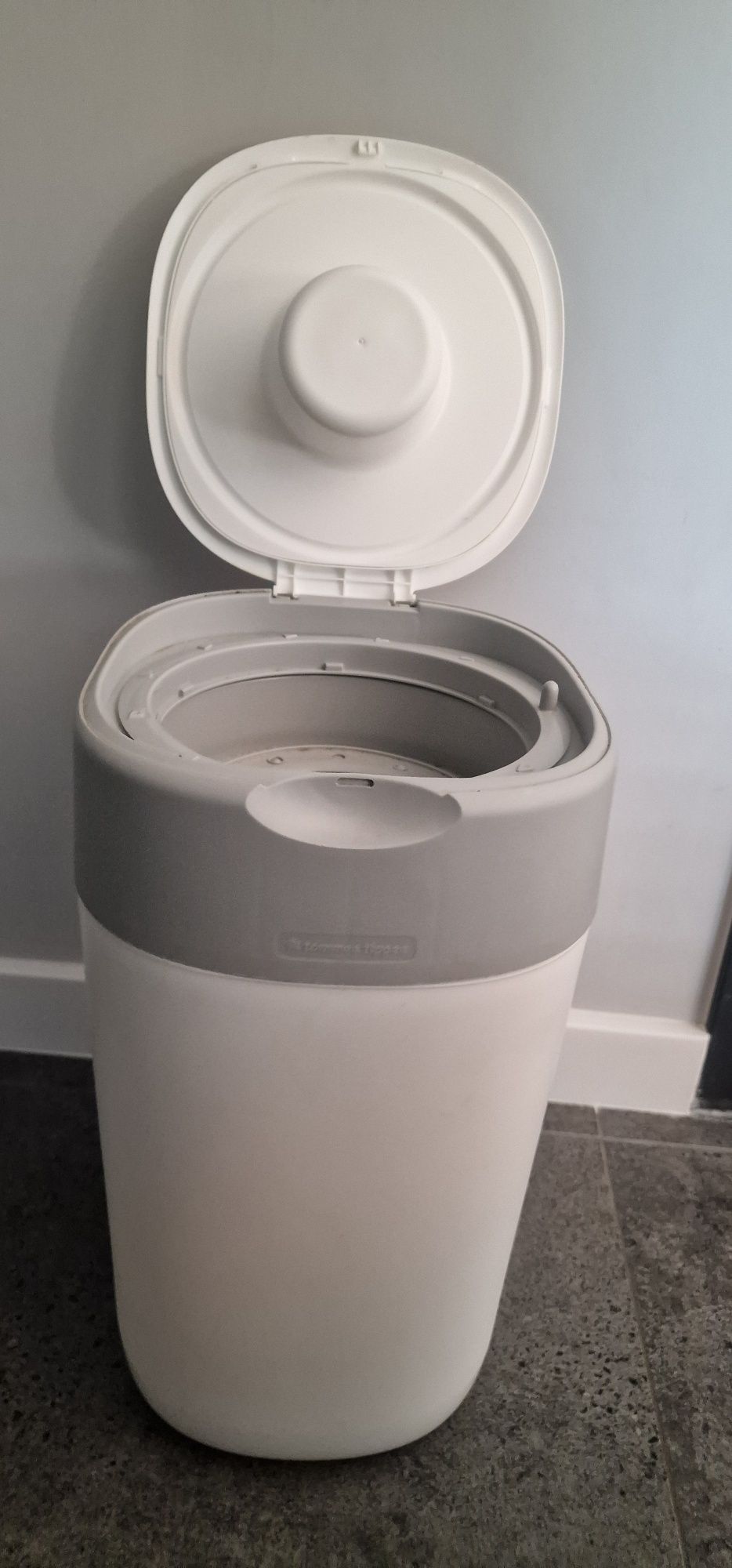 Tommee Tippee Twist Click
pojemnik na pieluchy • Biały
