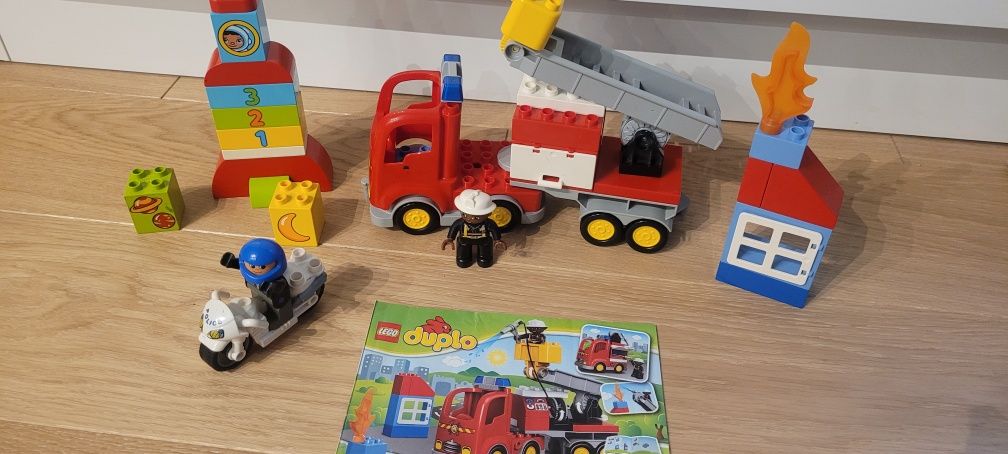 Lego duplo straż pożarna i policjant na motocyklu