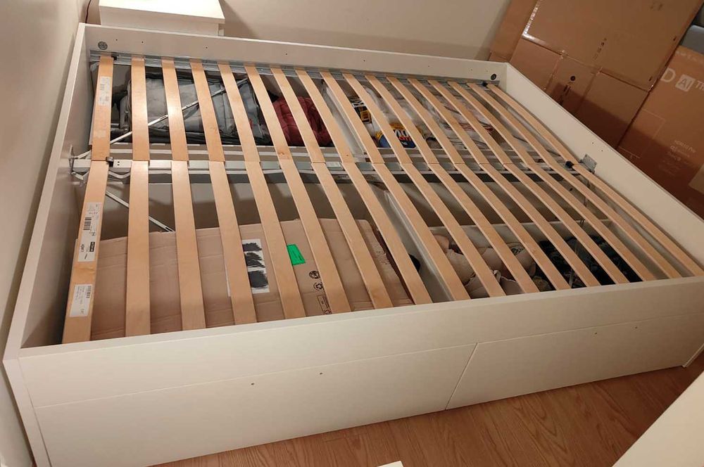 Cama Queen com Colchão