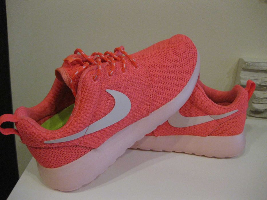 Nike WMNS Roshe Run buty rozm.38 (dł.wkł.23cm)