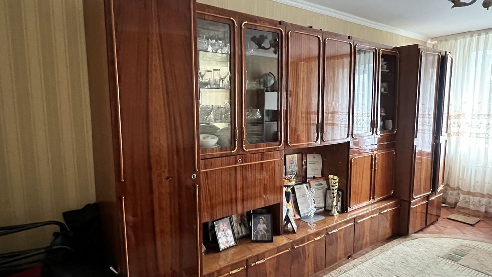 Продам стінку в зал