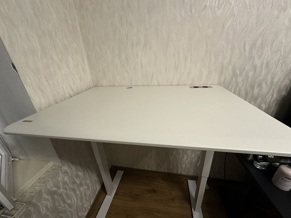 Стіл з електричним регулюванням висоти Cougar Royal 120 PURE Білий