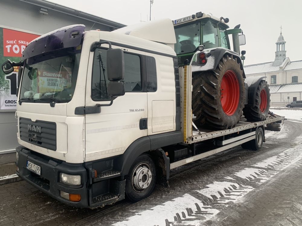 Transport Ciagnikow i Maszyn Rolniczych Autolaweta Busow Aut Przyczep