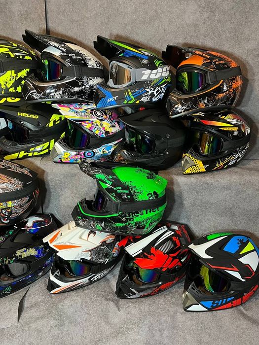 Кросовий шолом з окулярами