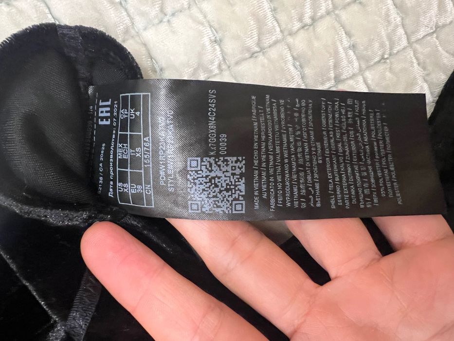 Боді  Guess чорний оксамитовий розмір XS