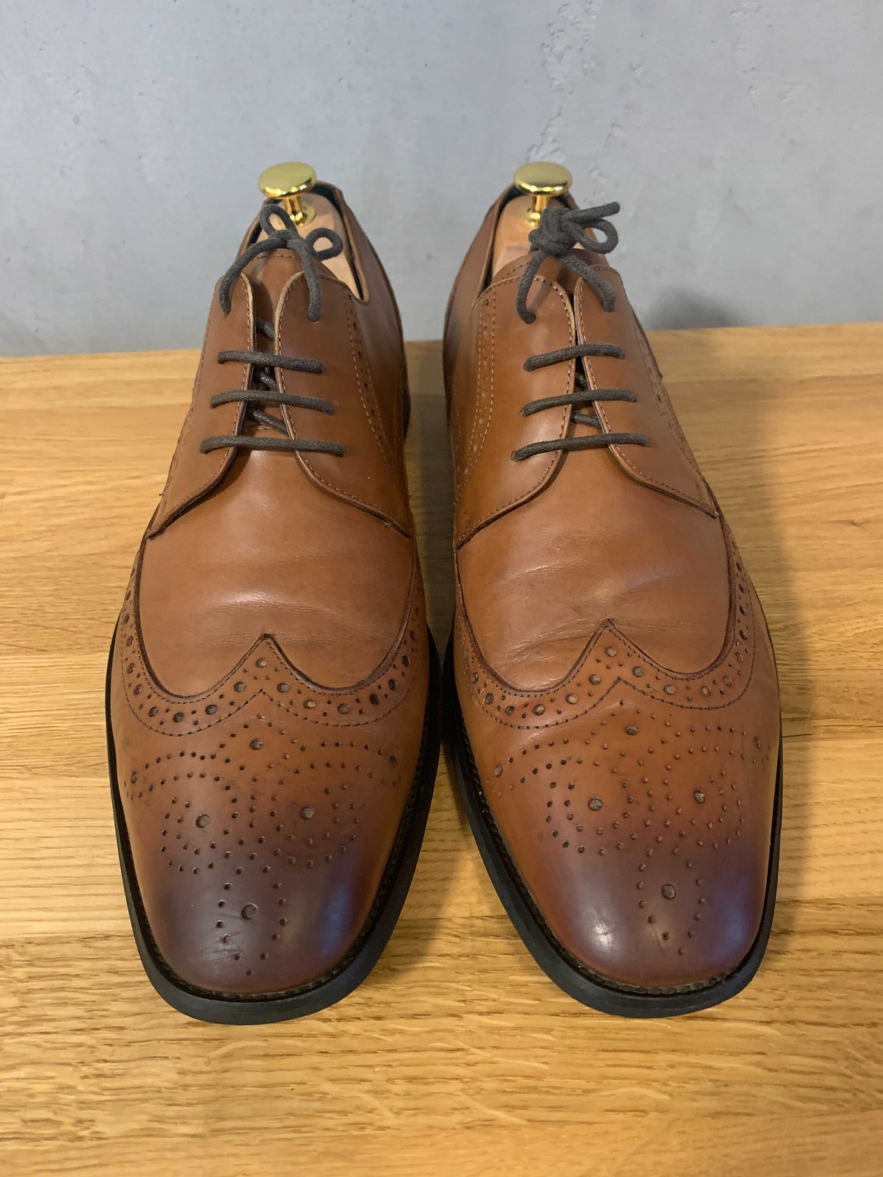 Pantofle John White 44 typu brogues Brogsy wieczorowe