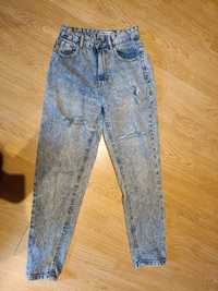 Jeansowe spodnie mom's fit z przetarciami xs jasny jeans mom's jeans