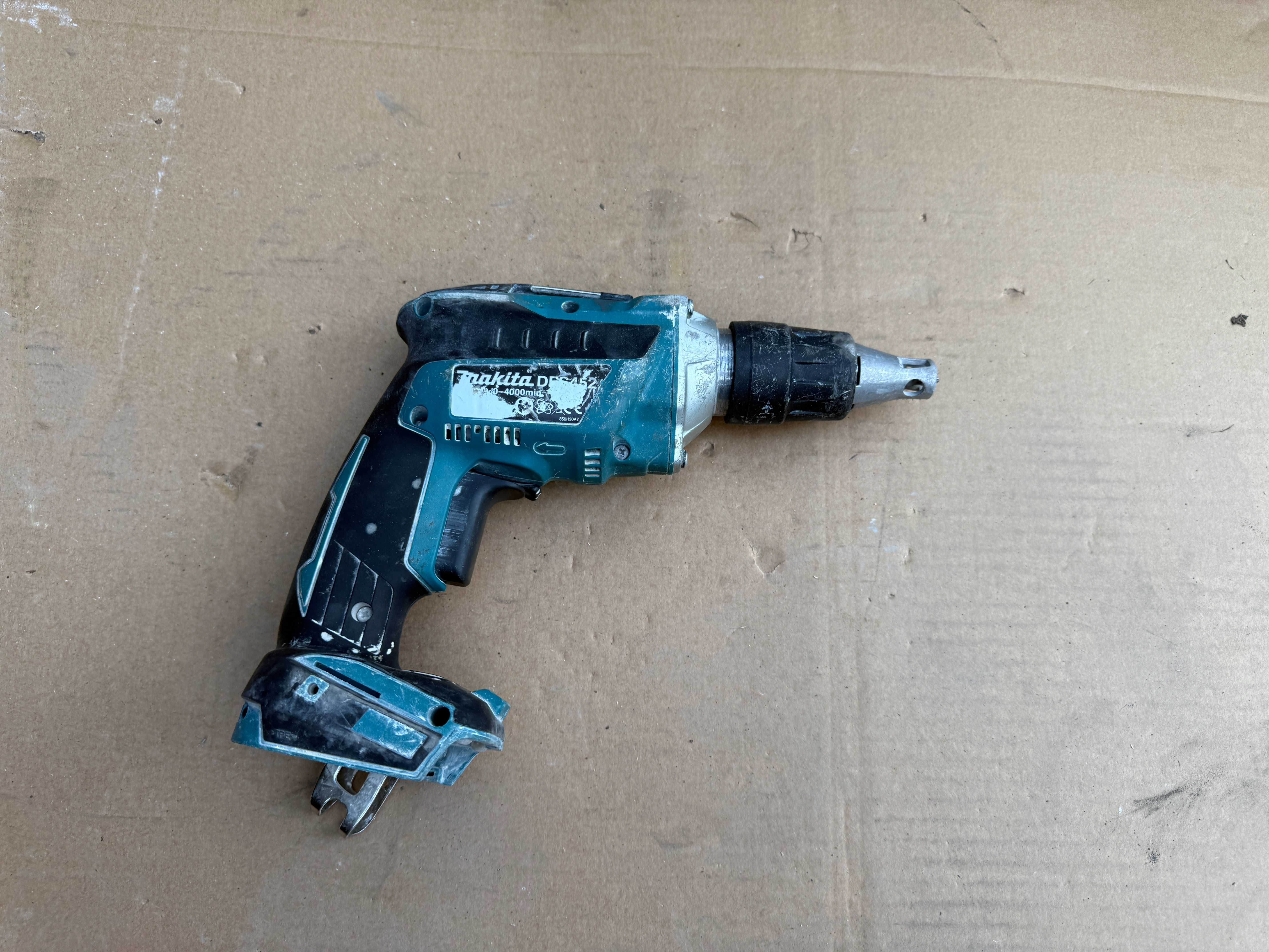 WkrętarkA do Regipsów Makita DFS452 (Akumulatorowa)