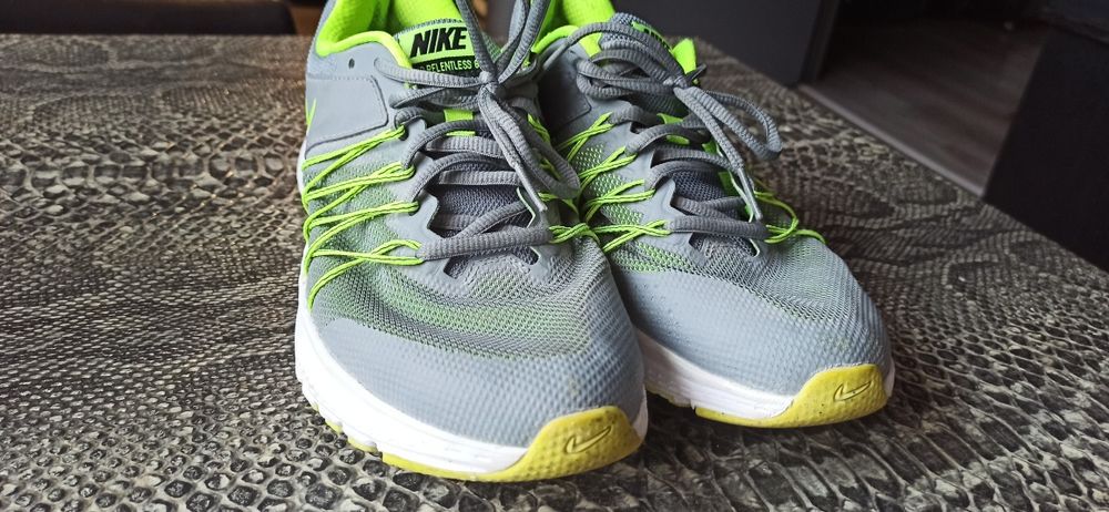 Кросівки Nike Air Relentless