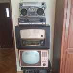 Stare odbiorniki radiowe i tv.